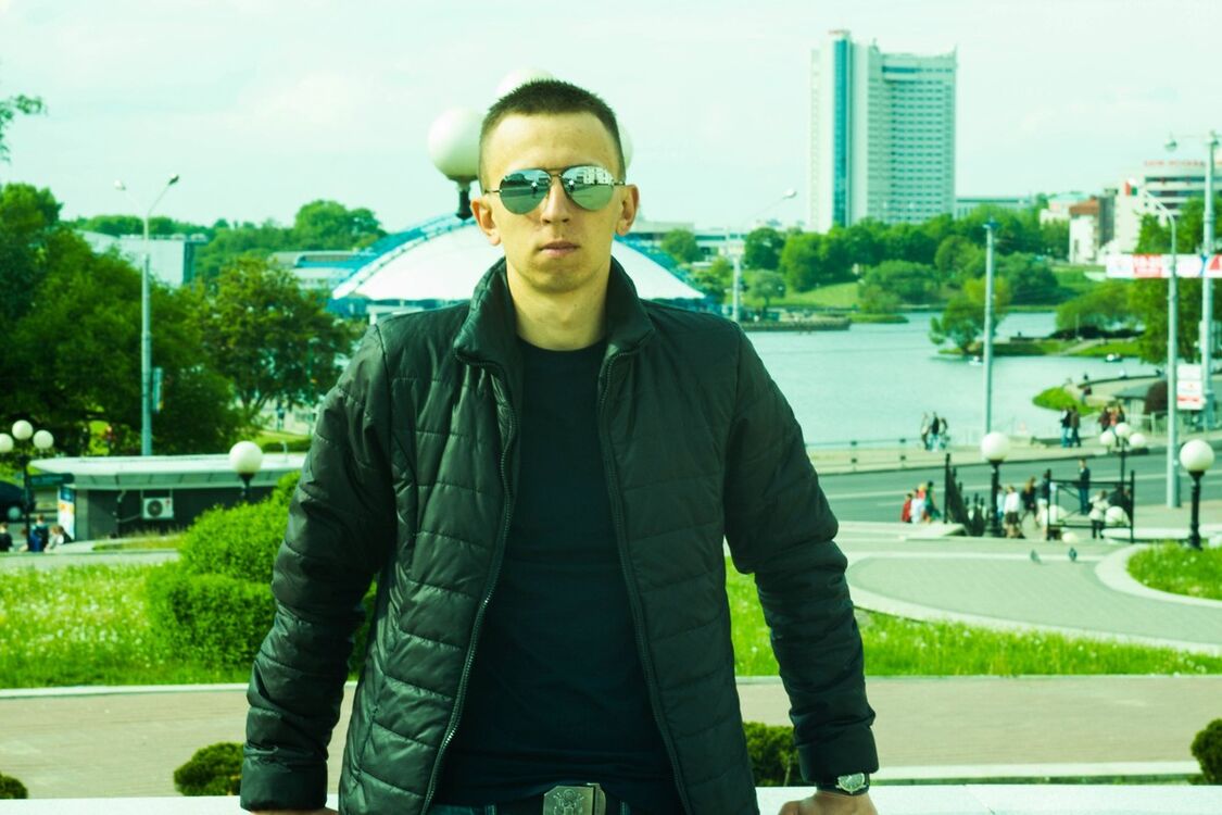  7795560  Seven, 34 ,    