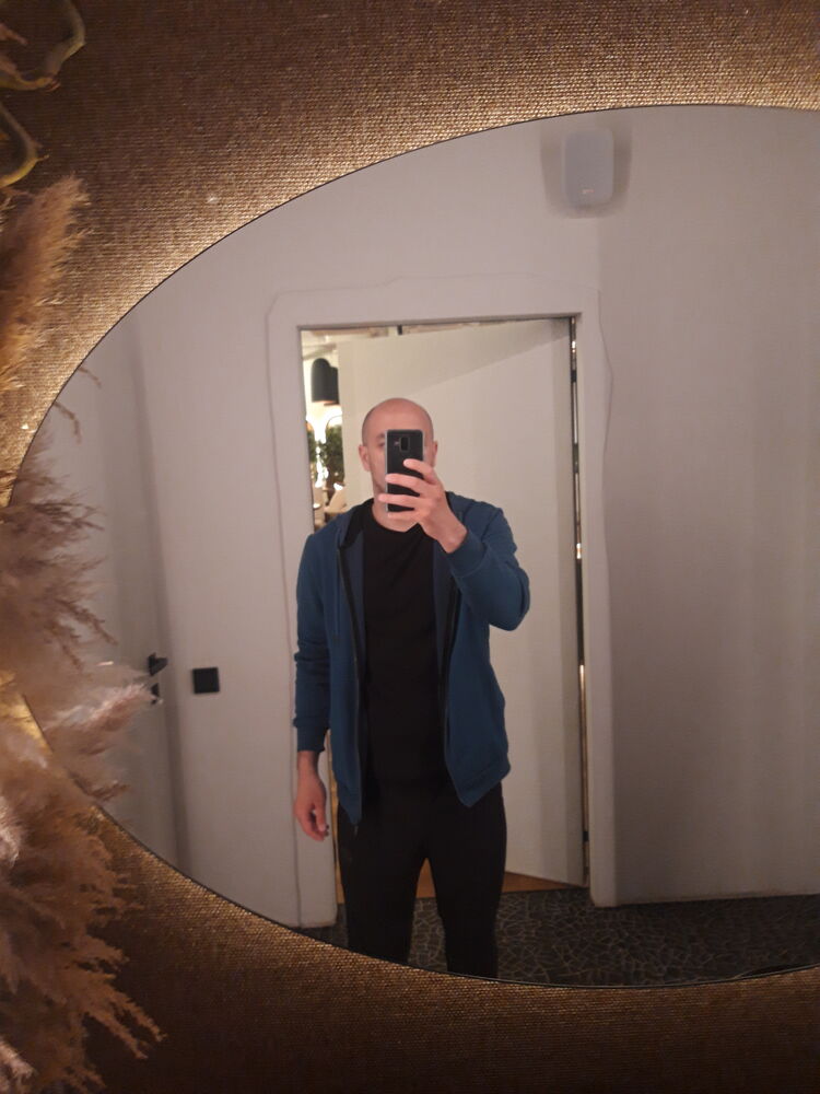  44459190  , 28 ,    