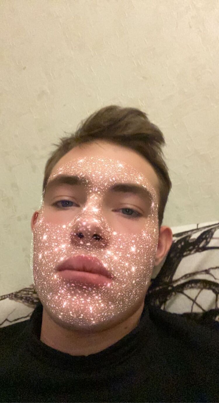  31511630  Artyom, 21 ,    