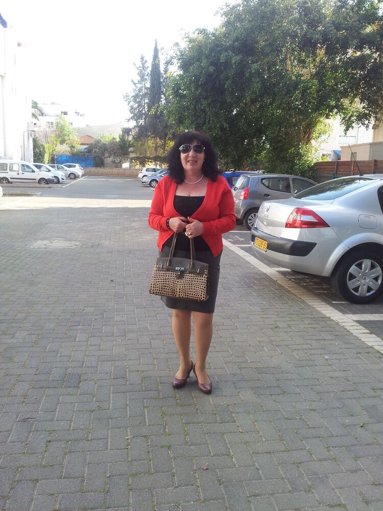  10434810  Karalinn, 66 ,    
