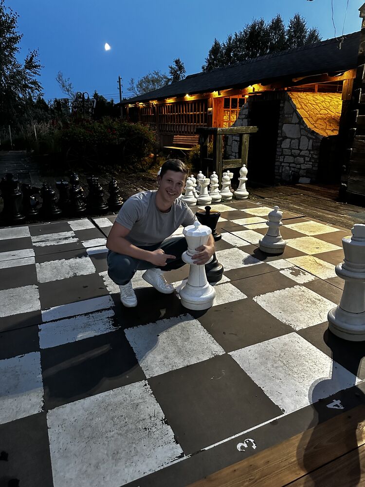  51938420  Misha, 27 ,    