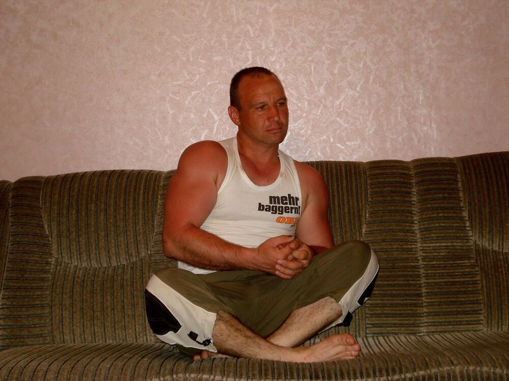  9858800  Vlad, 47 ,    