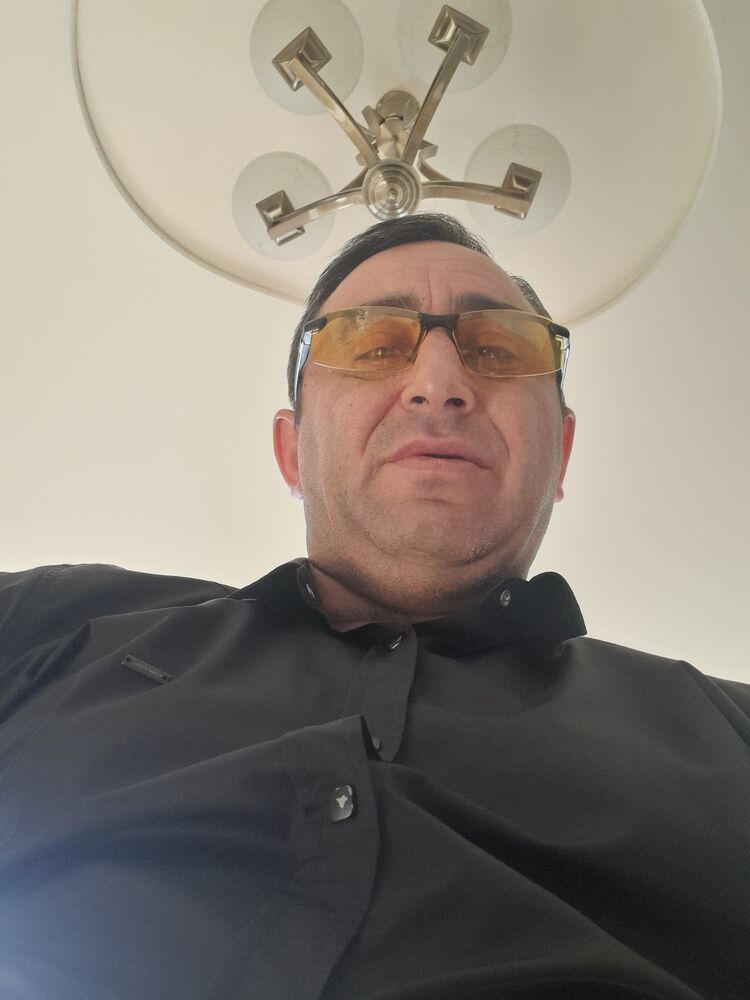  ,   Gagik, 48 ,   ,   