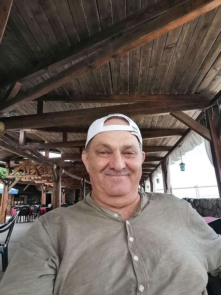  37559030  Vlad, 62 ,    
