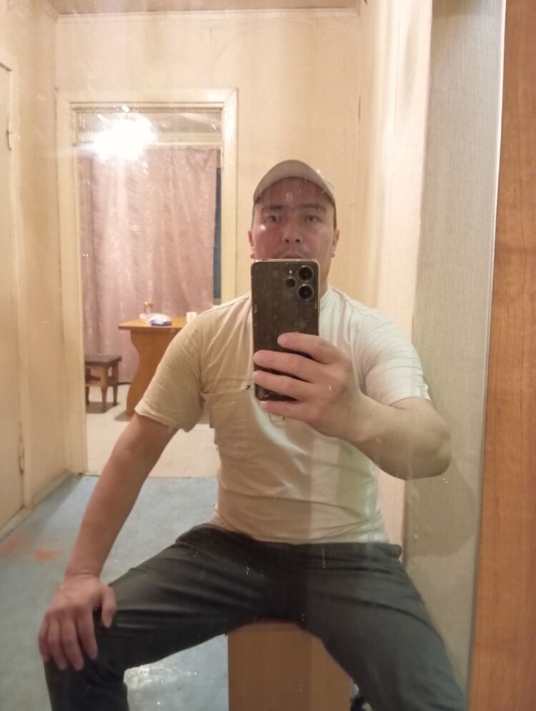  42536440  Furkat, 35 ,    
