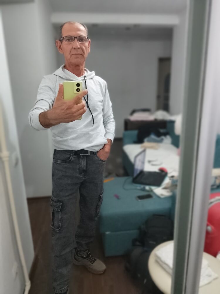  ,   Anatol, 55 ,   c 