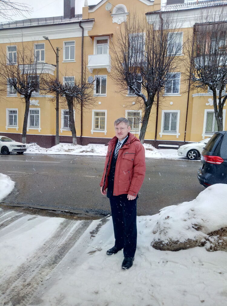  40986930  Alexander, 33 ,    