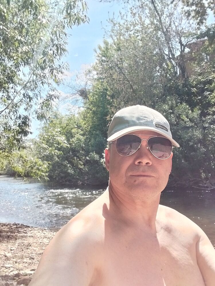  51953340  Dmitry, 60 ,    
