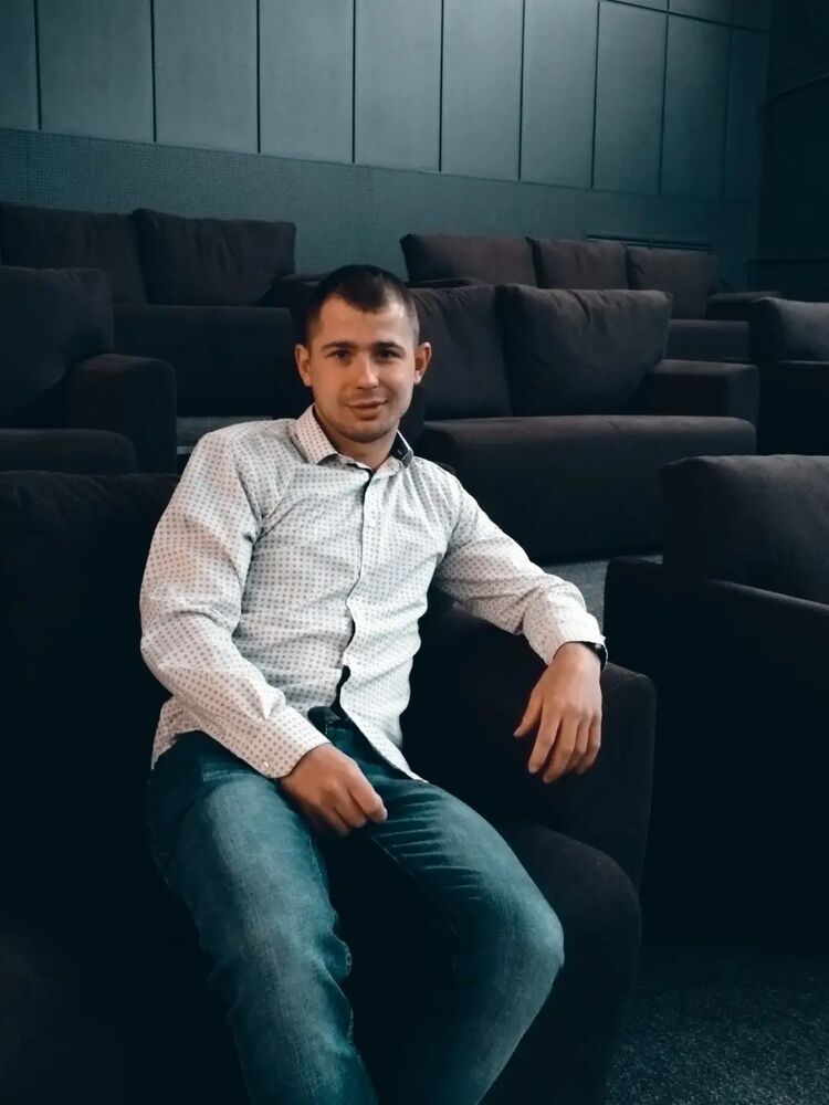  42968110  Artyom, 27 ,    