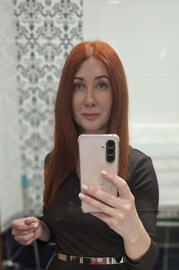  54520050  Elena, 46 ,    