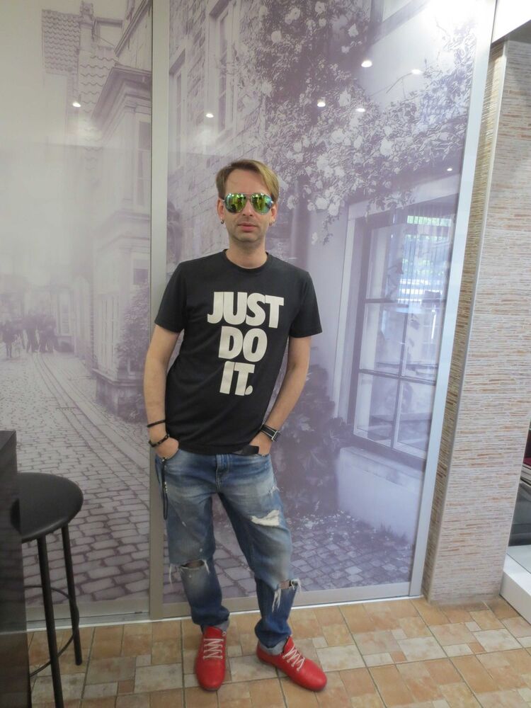  9650590  Ed Kisik, 44 ,    