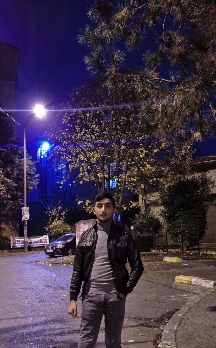  50468740  Zaur, 29 ,    