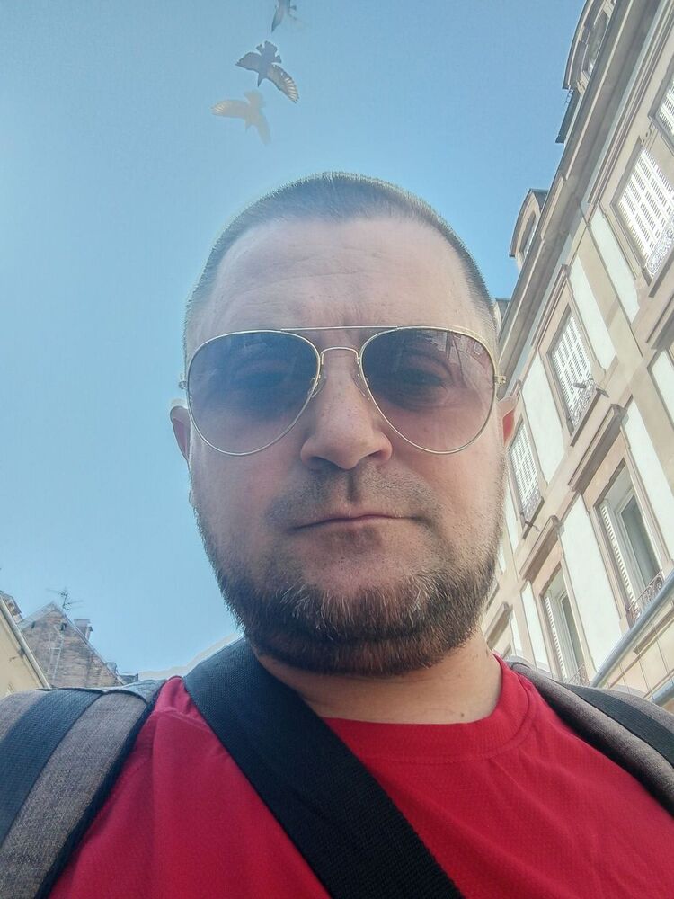  53274430  Cornel, 42 ,    