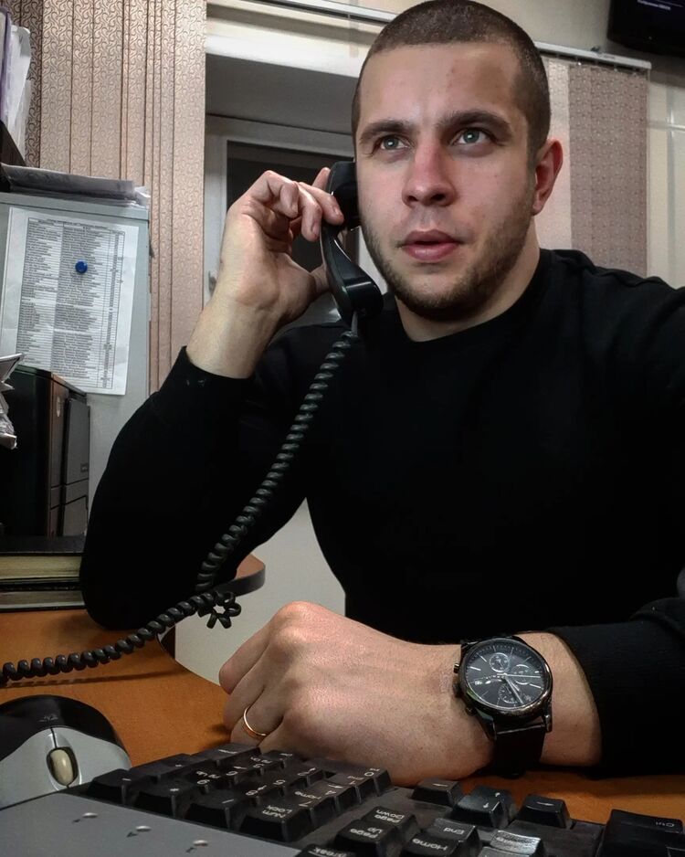  ,   Vadim, 32 ,   
