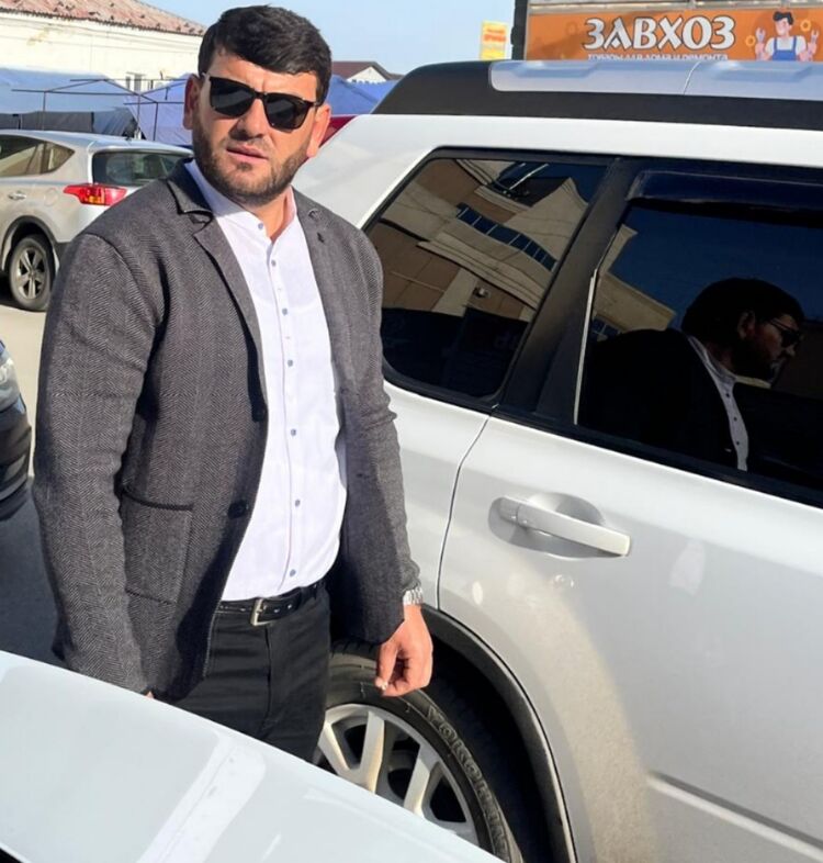  52572310  Karim, 38 ,    