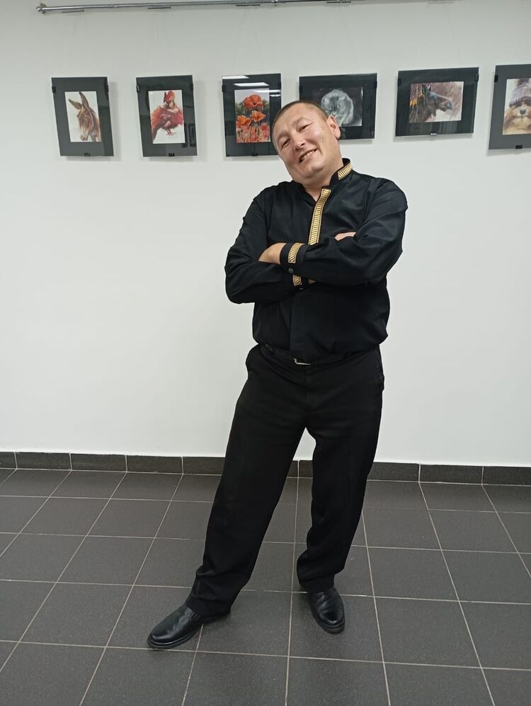  47110910  Viktor, 45 ,    