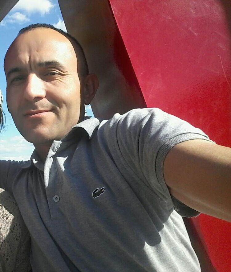  ,   Maga, 46 ,  