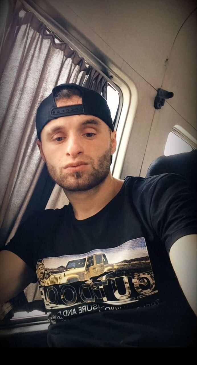  49957330  Ricer, 31 ,    