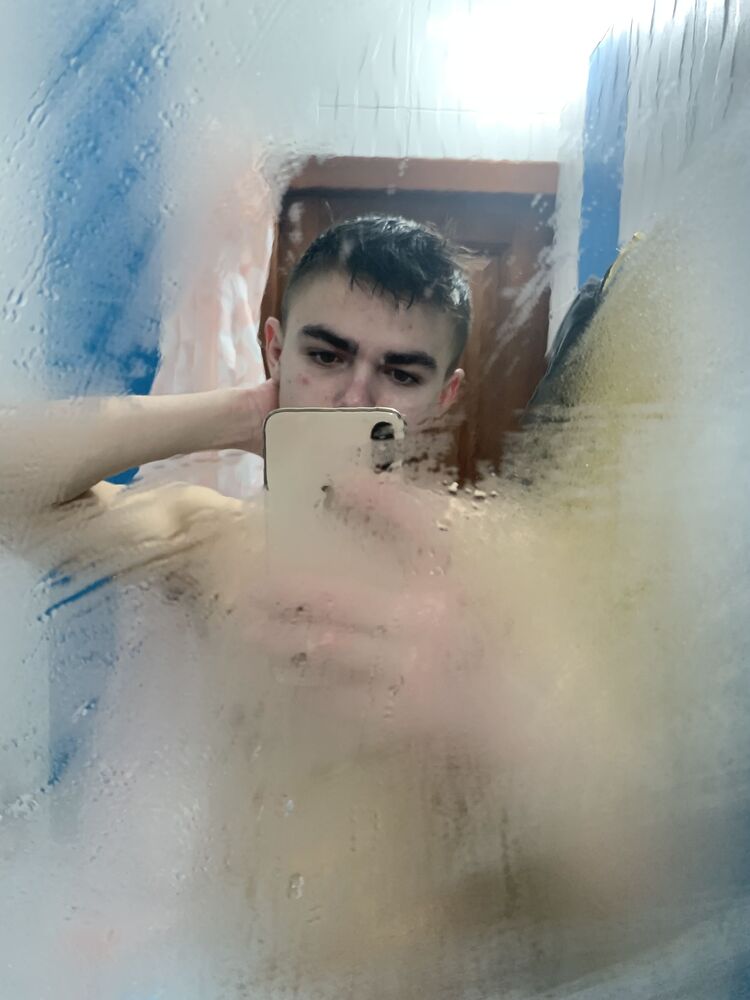  ,   Denis, 21 ,   ,   