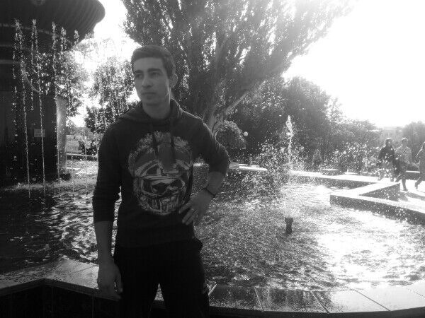  14526350  Slava, 25 ,    