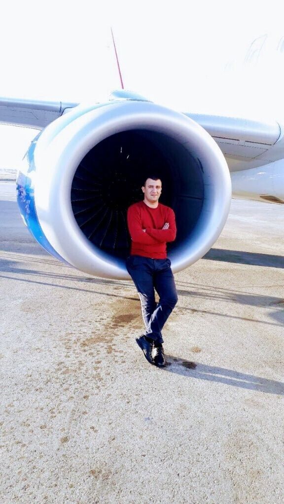  23477260  Emil, 35 ,    