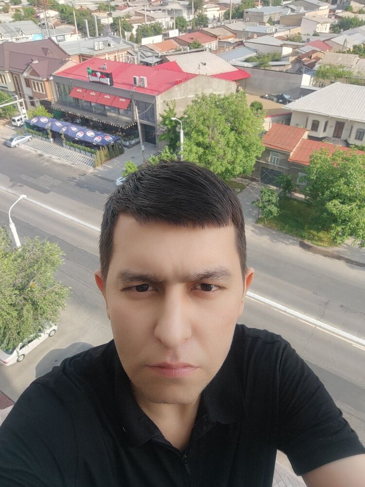  43365920  Elyor, 32 ,    