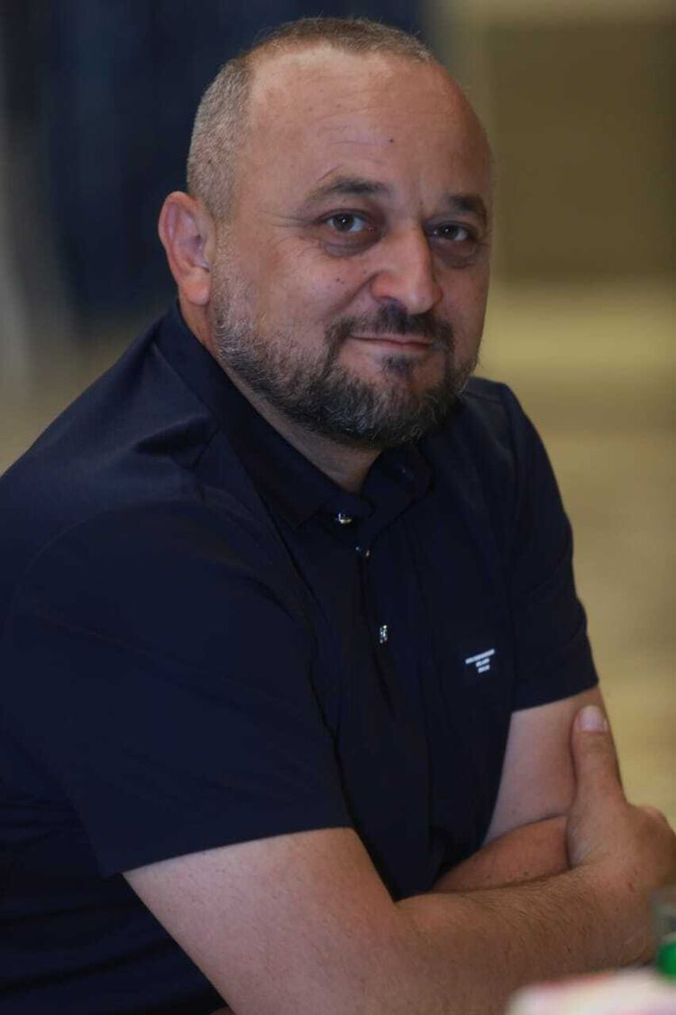  Roosendaal,   Ali, 44 ,   ,   