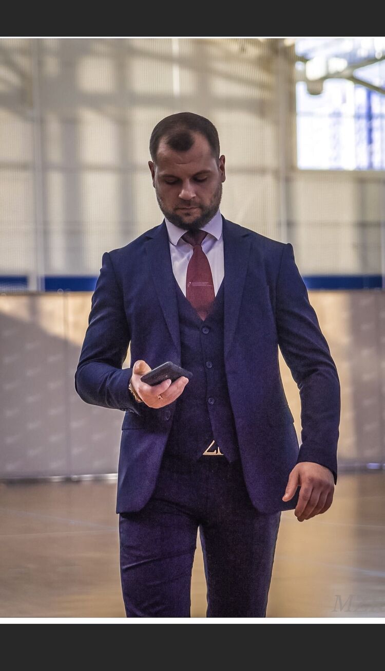  54160220  Vladimir, 30 ,    