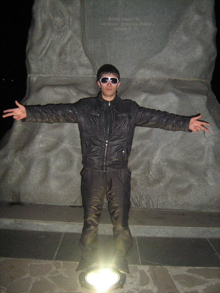  13436930  Vlad, 35 ,    