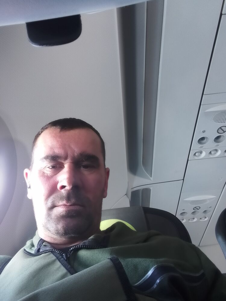  35498380  Kosta, 40 ,    