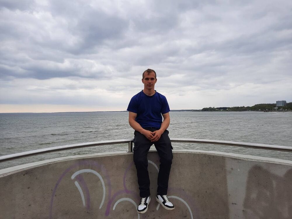  22961140  Vitalik, 27 ,    