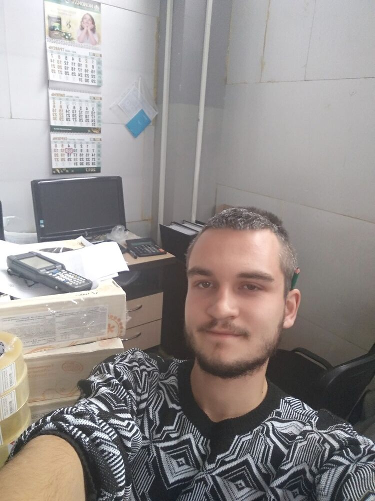  10520480  Alexei, 31 ,    