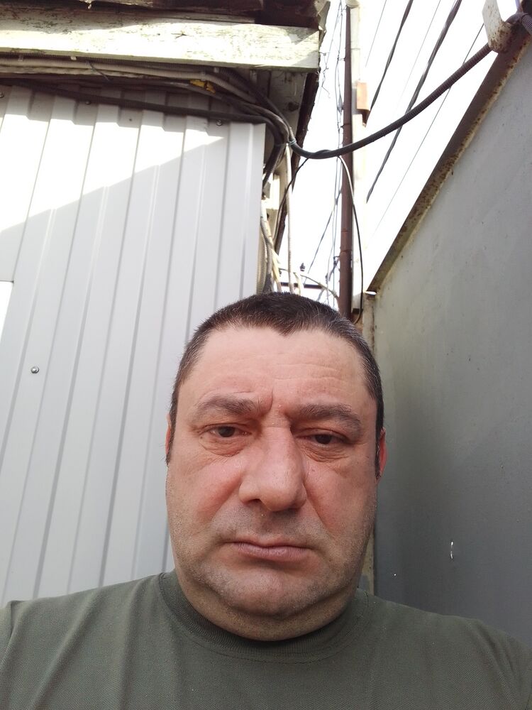  43452780  Igor, 49 ,    