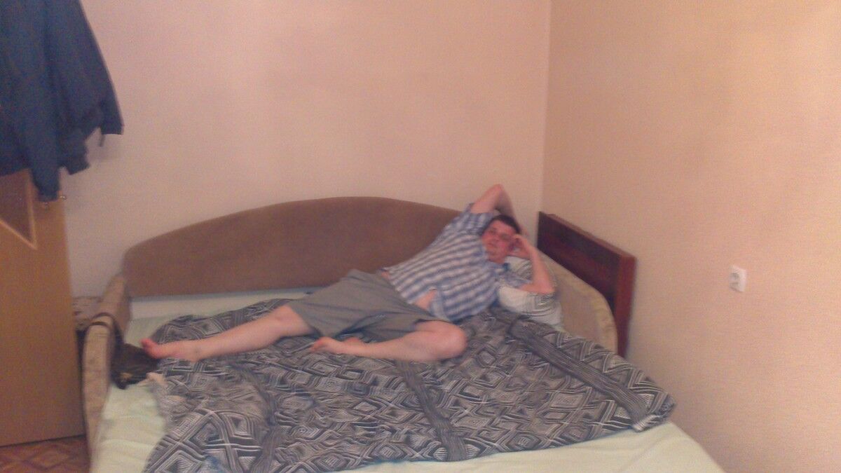  5645280  Artur, 45 ,    -
