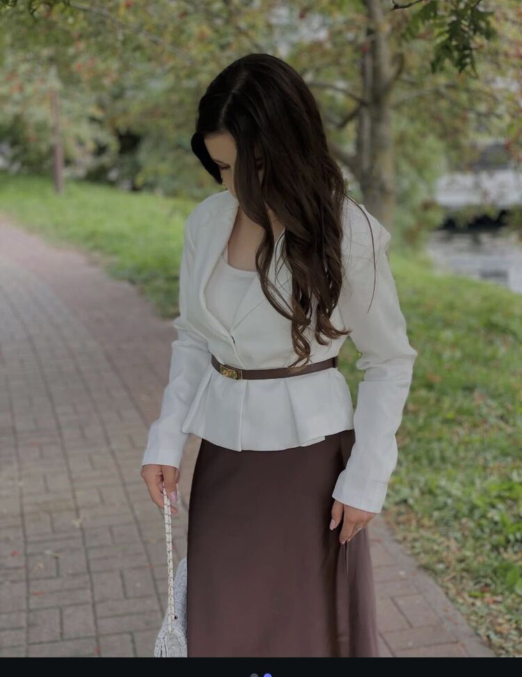  ,   Veronika, 24 ,   ,   , 