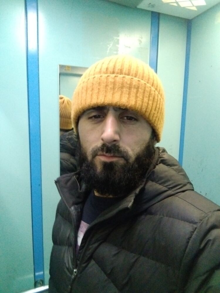  -,   Ali, 36 ,   ,   