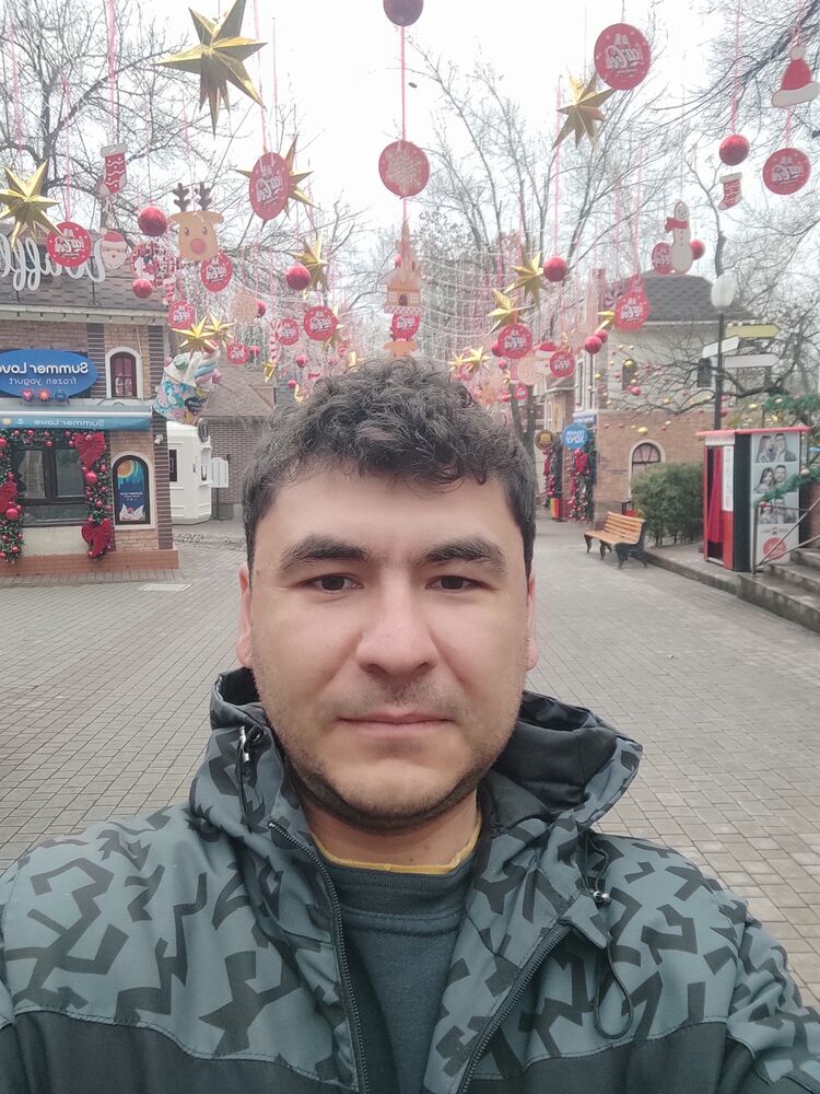  ,   Azizjon, 33 ,   ,   