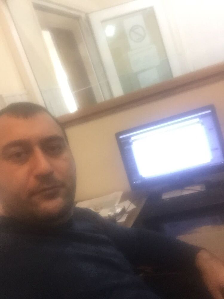  24319490  Salim, 37 ,    