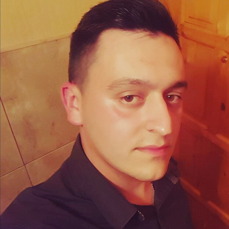  15867270  Serghei, 30 ,    