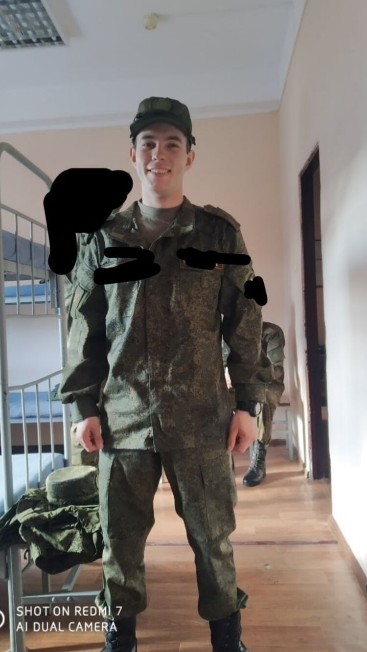  33470540  Vladimir, 22 ,    