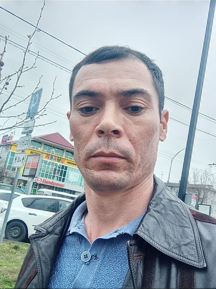 ,   Murad, 44 ,   c 