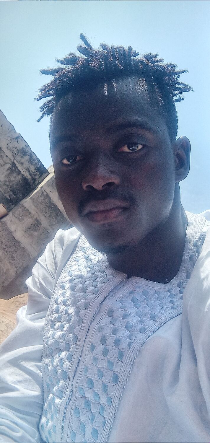  27716050  Best ceesay, 38 ,    