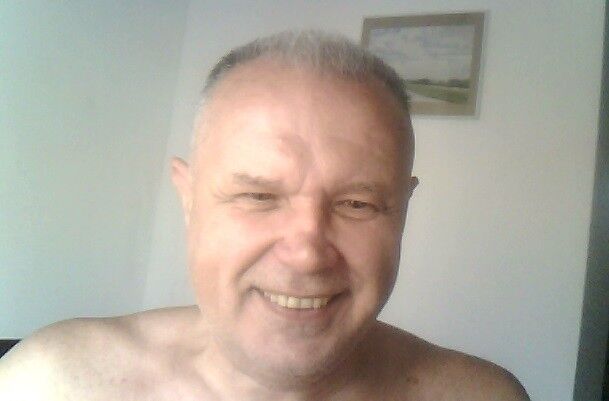  10391200  Serg, 54 ,    