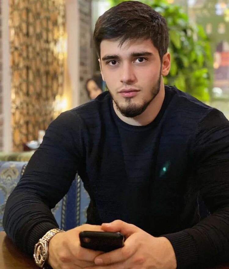  49458390  Ali, 43 ,    