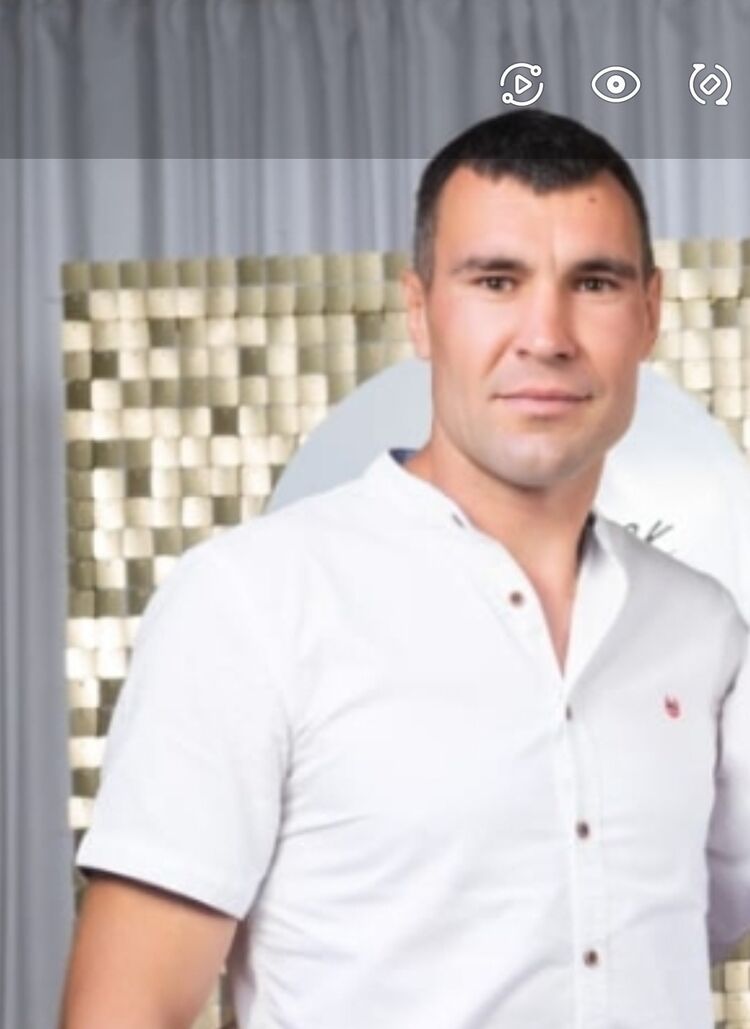  37561040  Vladimir, 34 ,    