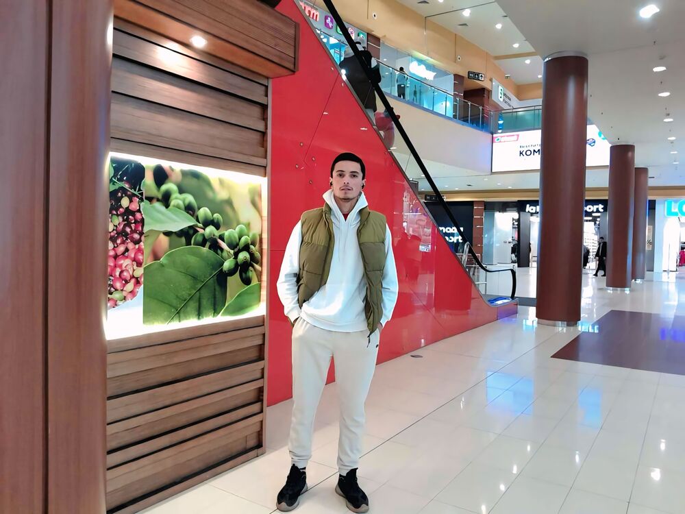  54443660  Karolparol, 25 ,    