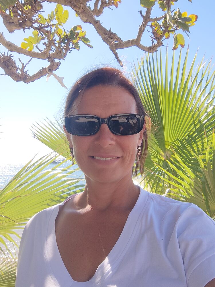  47164150  Tilda, 54 ,    -