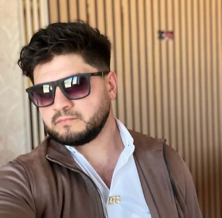  54720420  Elvin, 32 ,    