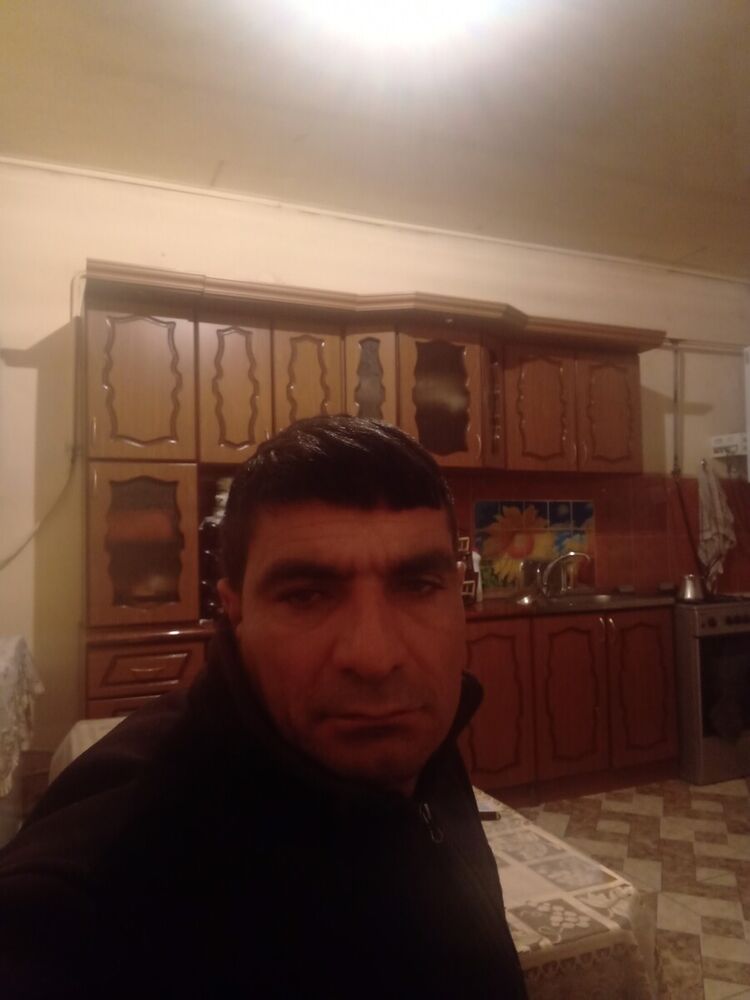 22552210  MARTIK, 48 ,    