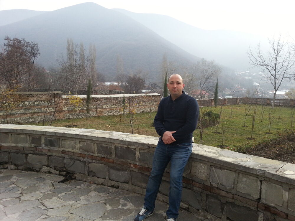  5723140  Nemat, 42 ,    